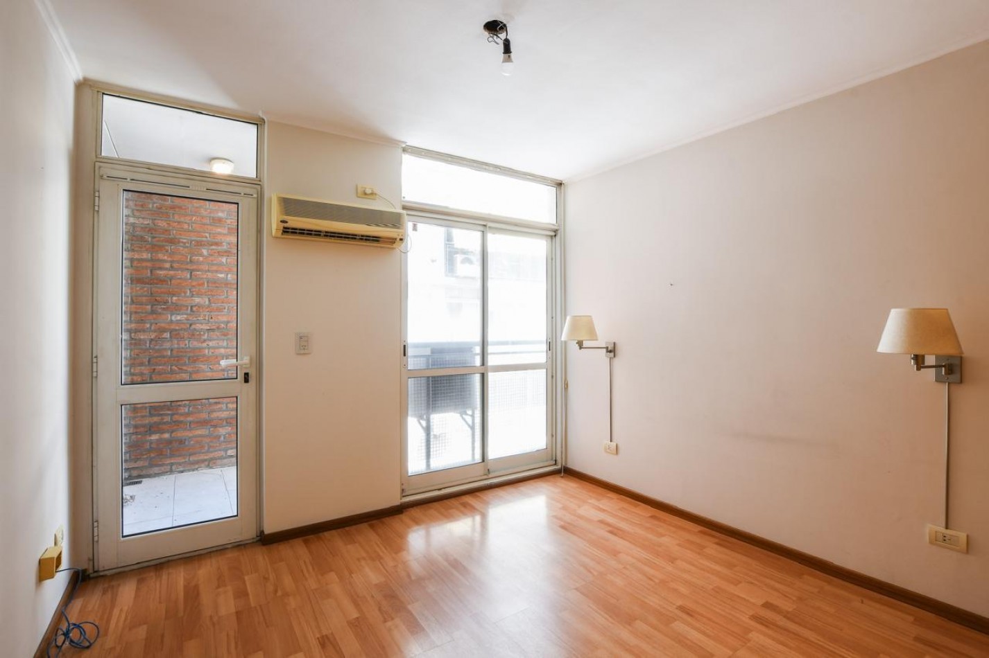 DEPARTAMENTO DOS DORMITORIOS CON COCHERA. INMEJORABLE ZONA 