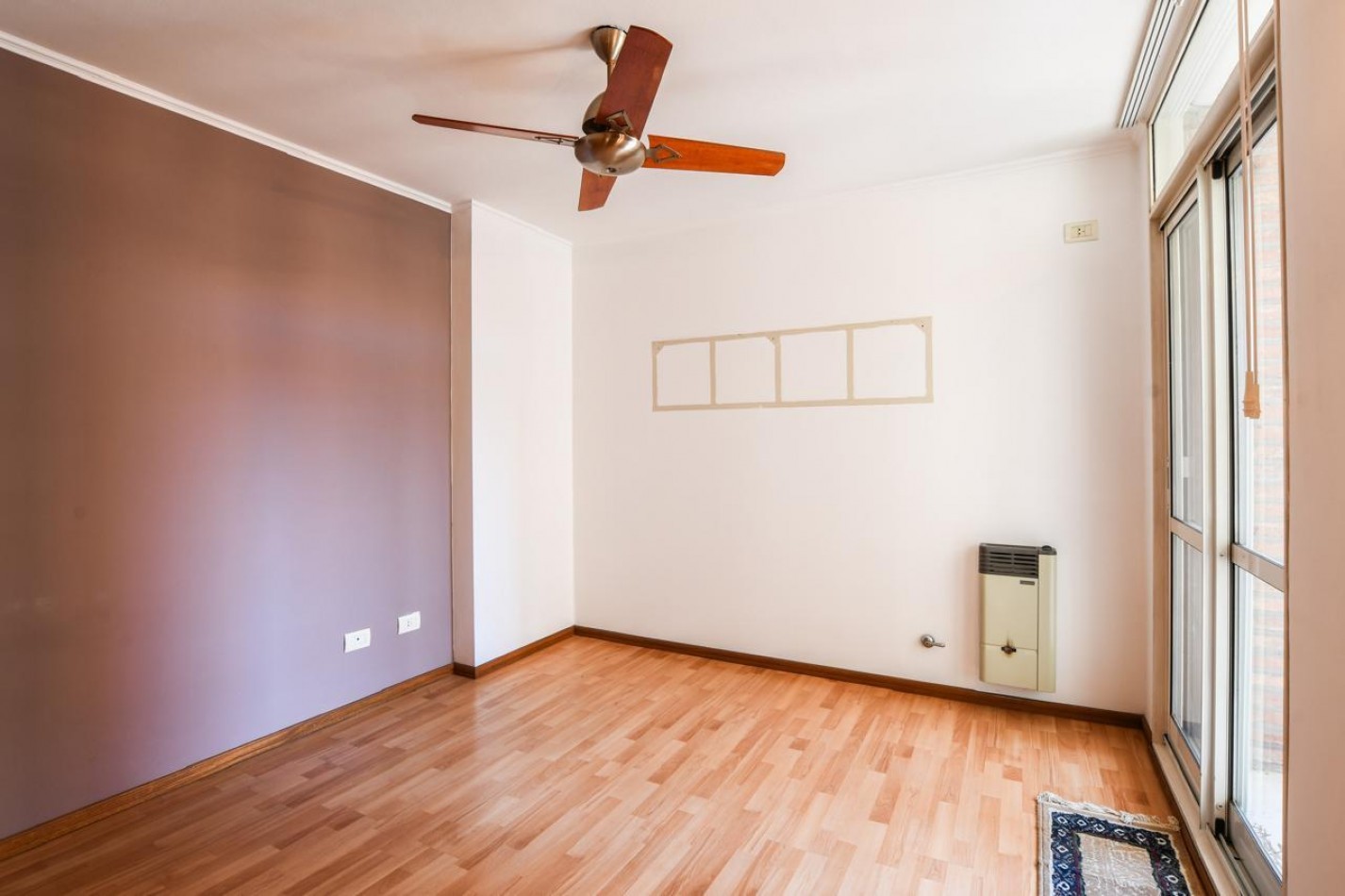 DEPARTAMENTO DOS DORMITORIOS CON COCHERA. INMEJORABLE ZONA 