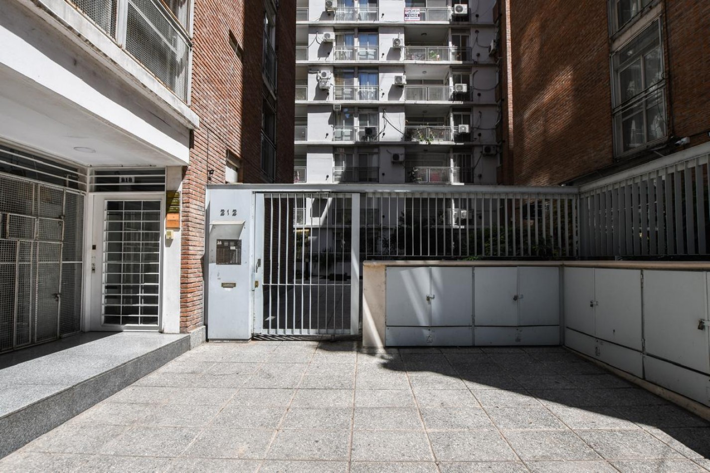 DEPARTAMENTO DOS DORMITORIOS CON COCHERA. INMEJORABLE ZONA 