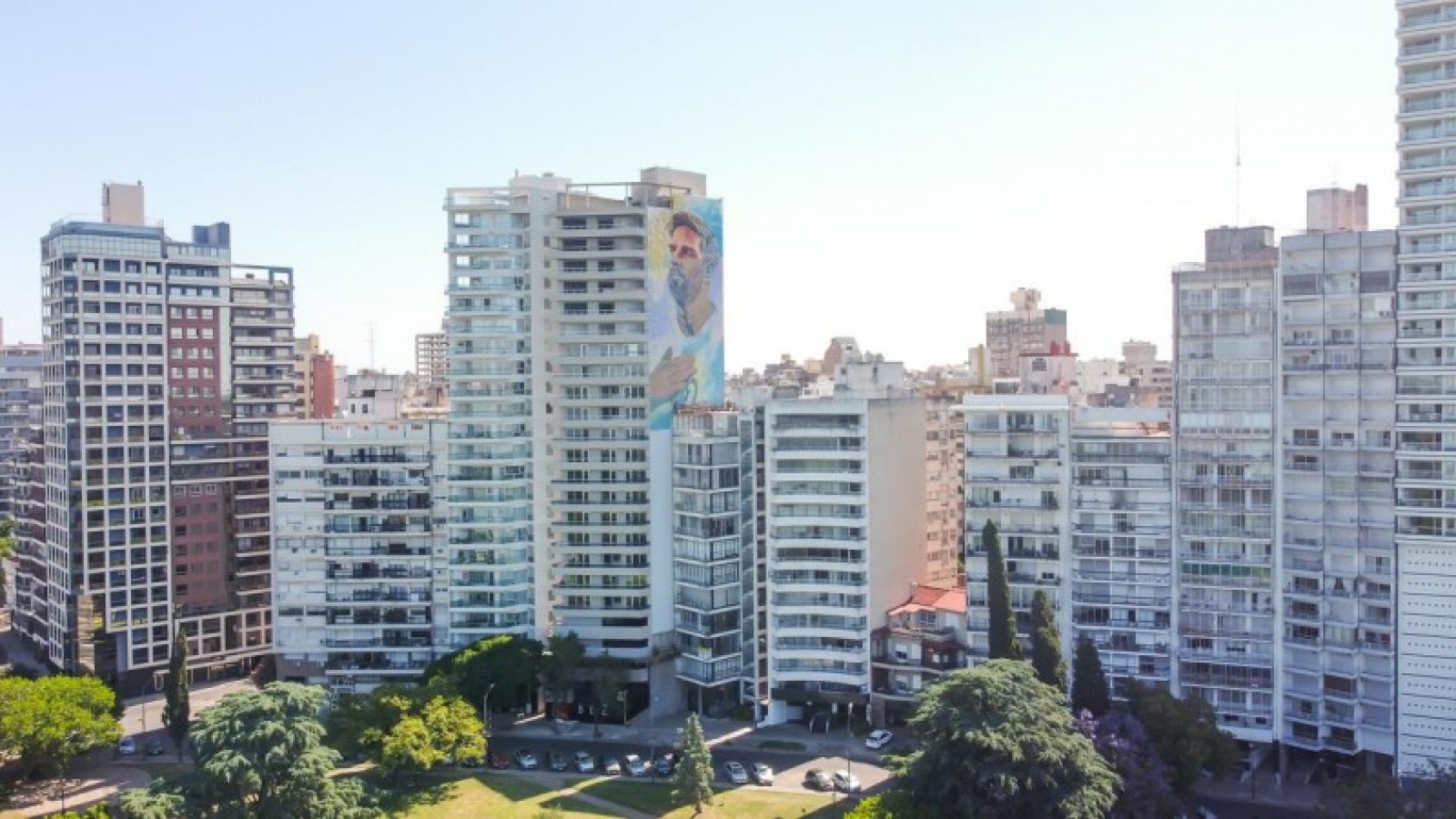 DEPARTAMENTO DE TRES DORMITORIOS CON FRANCA VISTA AL RIO. BARRIO MARTIN